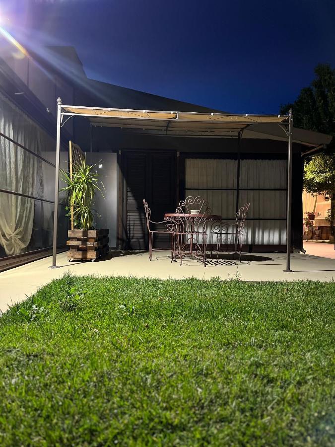 A Lu Fanizza Bed & Breakfast Cutrofiano Exterior photo