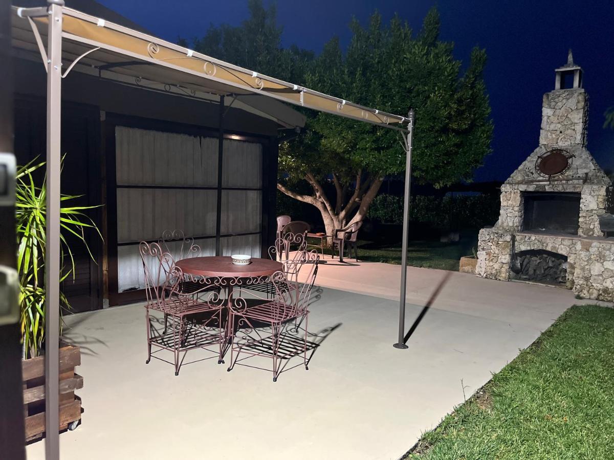 A Lu Fanizza Bed & Breakfast Cutrofiano Exterior photo
