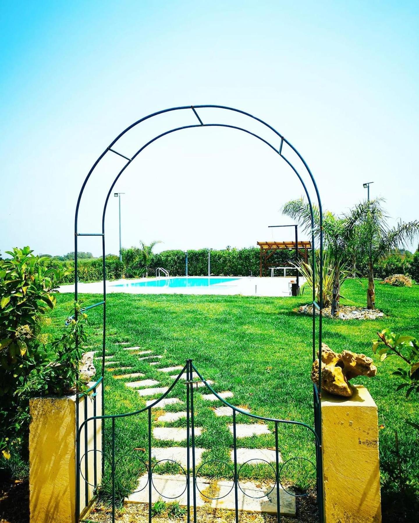 A Lu Fanizza Bed & Breakfast Cutrofiano Exterior photo