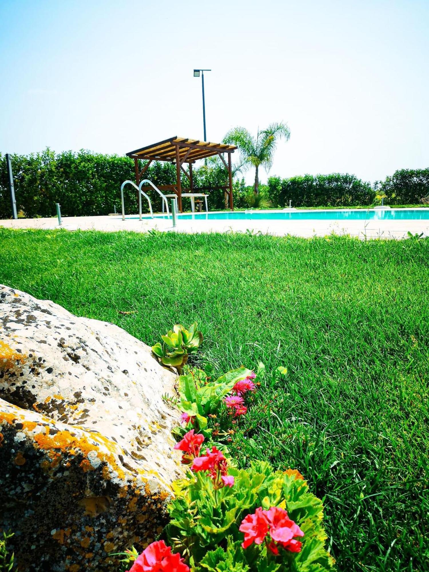 A Lu Fanizza Bed & Breakfast Cutrofiano Exterior photo